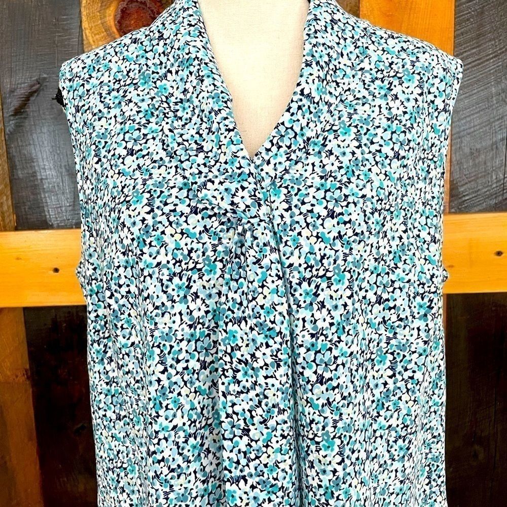 APPLESEED’S Petites sleeveless top with tie front - Picture 3 of 6